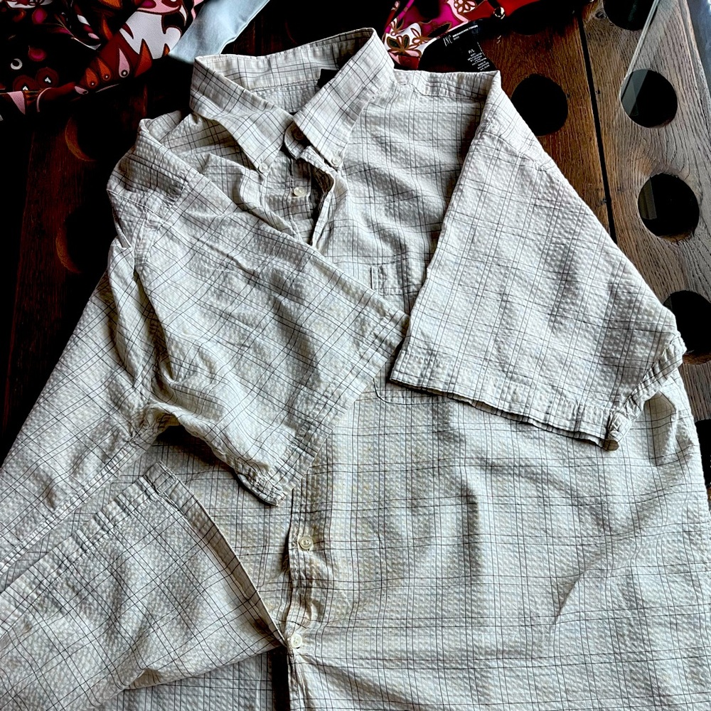 Izod - high fashion - superb summer weight - cotton garb